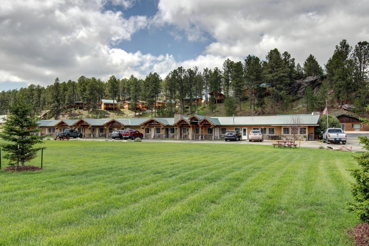 Rock Crest Lodge & Cabins Custer Exterior photo