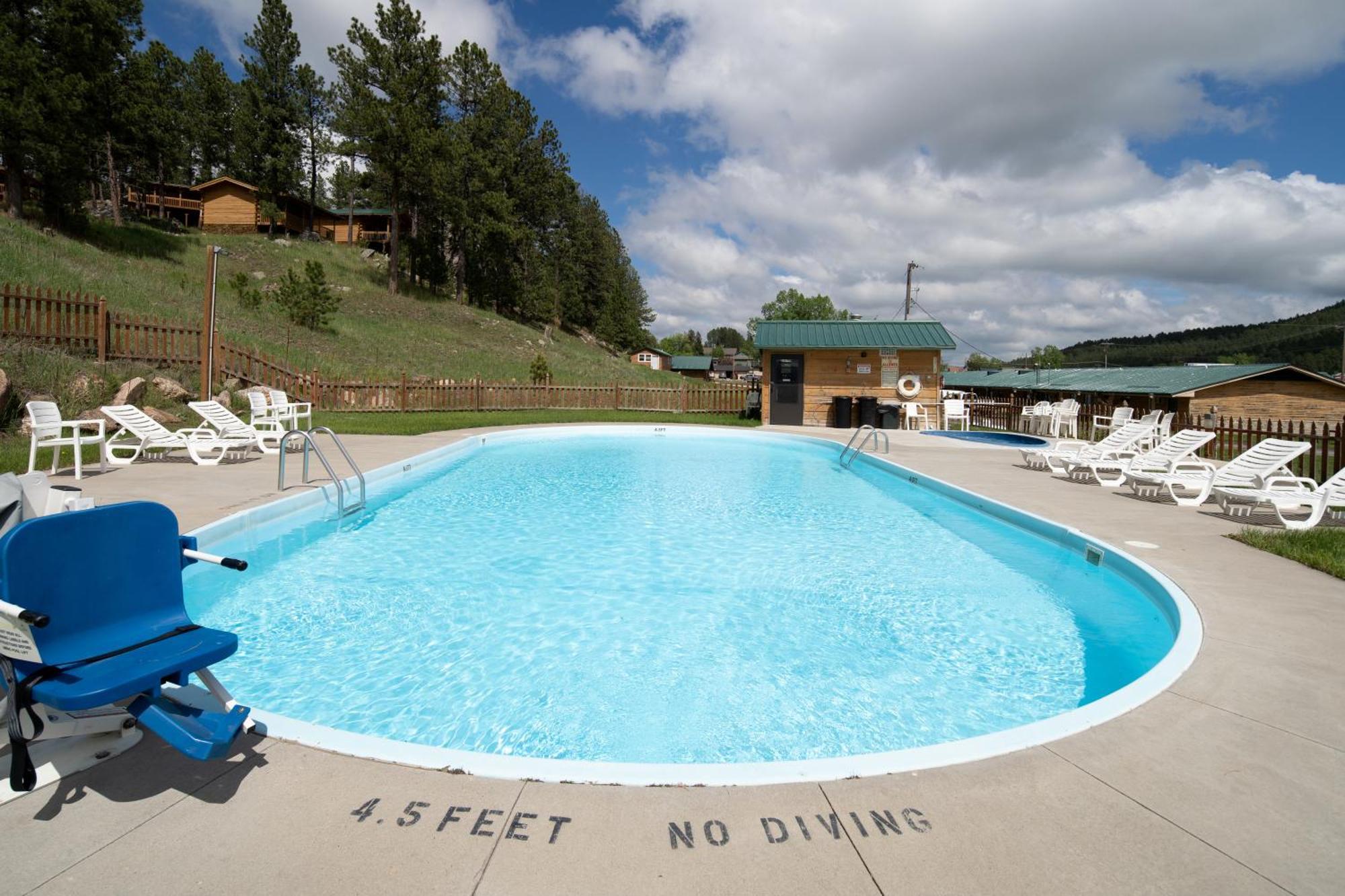 Rock Crest Lodge & Cabins Custer Exterior photo